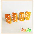 Doppel sechs orange Domino mit Holzkiste